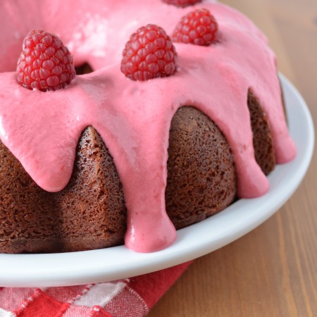 Red Velvet Beet Cake with Raspberry Cream Cheese Frosting | coffeeandquinoa.com